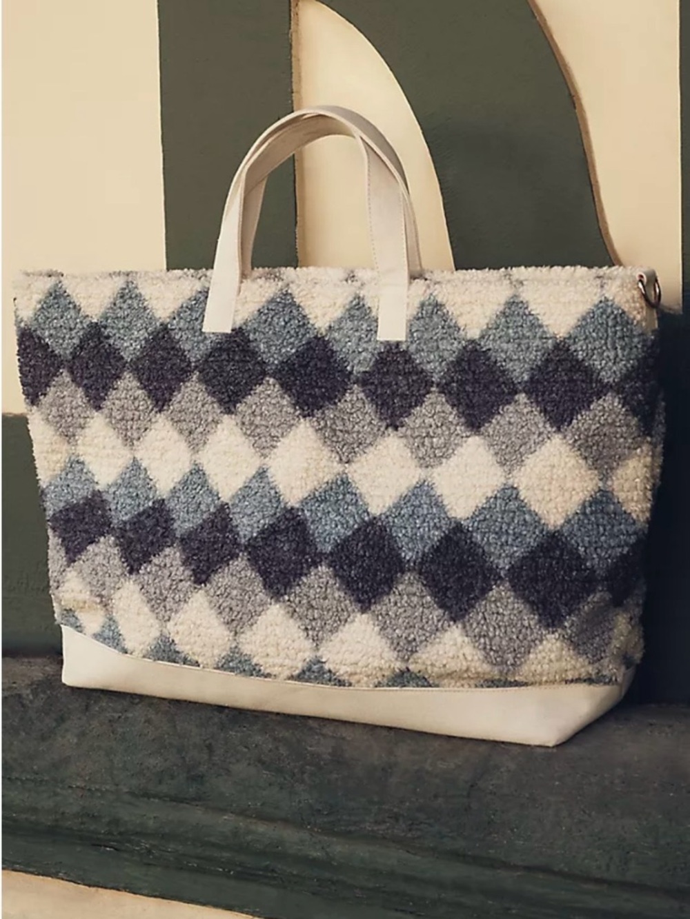 Anthropologie Cozy Sherpa Diamond-Pattern Tote in Blue and Cream, NWT - Picture 3 of 11